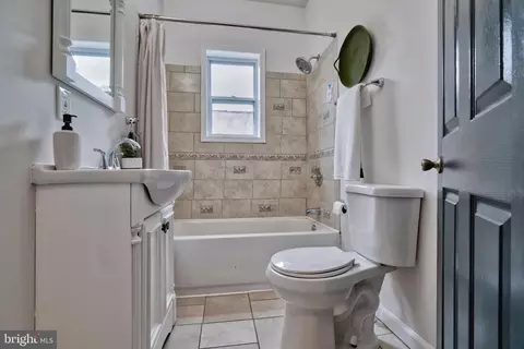Bath - 4028 Echodale Ave, Baltimore, MD 21206 photo 1 of 6