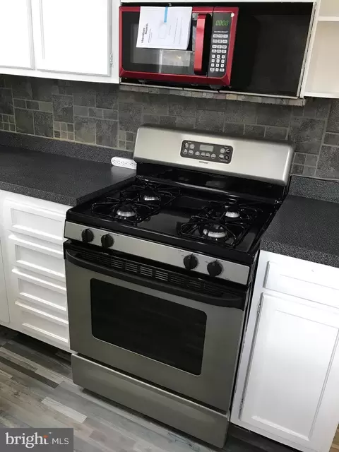 Kitchen - 4602 Elsrode Ave, Baltimore, MD 21214 photo 4 of 8