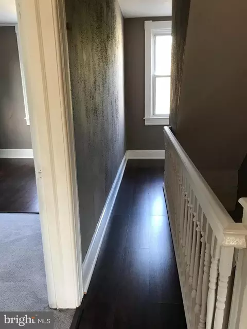 Entry Way - 4602 Elsrode Ave, Baltimore, MD 21214 photo 1 of 10