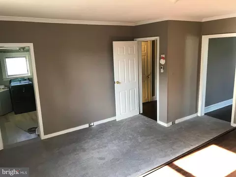 Living - 4602 Elsrode Ave, Baltimore, MD 21214 photo 4 of 5
