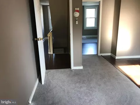 Entry Way - 4602 Elsrode Ave, Baltimore, MD 21214 photo 6 of 10