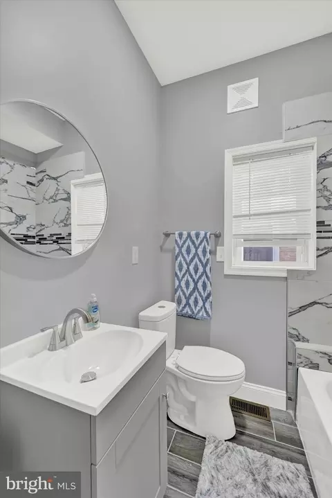 Bath - 1815 Appleton St, Baltimore, MD 21217 photo 1 of 3