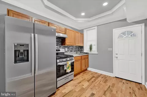 Entry Way - 1815 Appleton St, Baltimore, MD 21217 photo 8 of 14