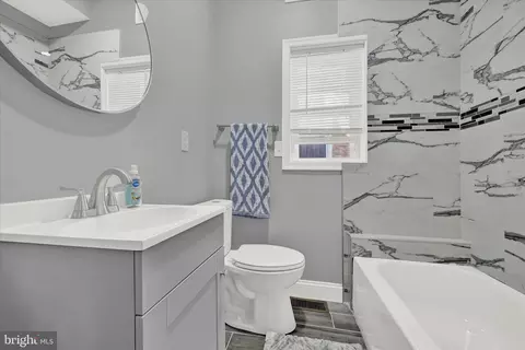 Bath - 1815 Appleton St, Baltimore, MD 21217 photo 3 of 3