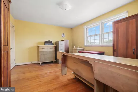 Bedroom - 4531 Shamrock Ave, Baltimore, MD 21206 photo 4 of 7