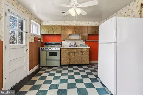 Kitchen - 4531 Shamrock Ave, Baltimore, MD 21206 photo 3 of 3