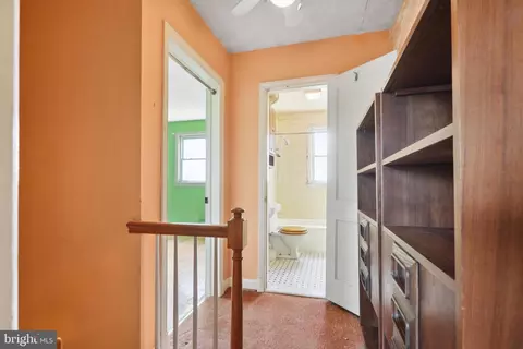 Entry Way - 4531 Shamrock Ave, Baltimore, MD 21206 photo 1 of 5