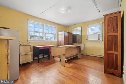 Bedroom - 4531 Shamrock Ave, Baltimore, MD 21206 photo 5 of 7
