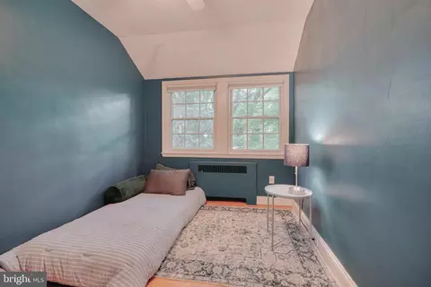 Bedroom - 816 E Lake Ave, Baltimore, MD 21212 photo 5 of 6