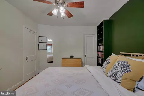 Bedroom - 816 E Lake Ave, Baltimore, MD 21212 photo 3 of 6