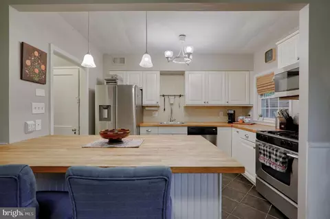 Kitchen - 816 E Lake Ave, Baltimore, MD 21212 photo 2 of 7