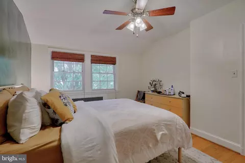 Bedroom - 816 E Lake Ave, Baltimore, MD 21212 photo 2 of 6