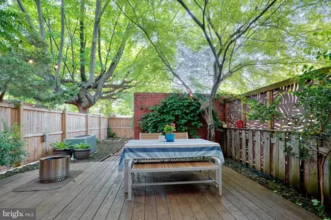 Exterior - 816 E Lake Ave, Baltimore, MD 21212 photo 3 of 9