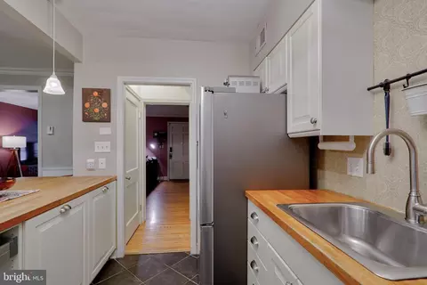Kitchen - 816 E Lake Ave, Baltimore, MD 21212 photo 7 of 7