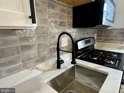 Kitchen - 1220 Meridene Dr, Baltimore, MD 21239 photo 4 of 7