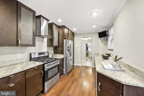 Kitchen - 1436 Riverside Ave, Baltimore, MD 21230 photo 4 of 5