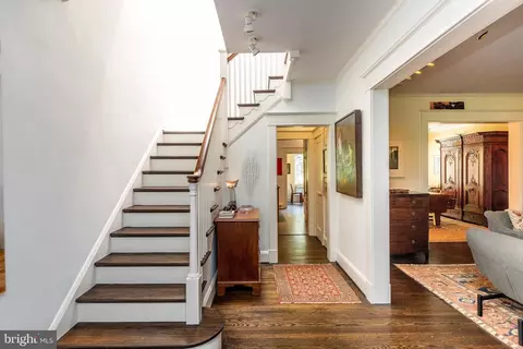 Entry Way - 4419 Wickford Rd, Baltimore, MD 21210 photo 4 of 5