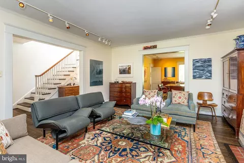 Living - 4419 Wickford Rd, Baltimore, MD 21210 photo 4 of 4