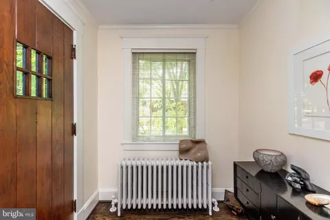 Entry Way - 4419 Wickford Rd, Baltimore, MD 21210 photo 1 of 5
