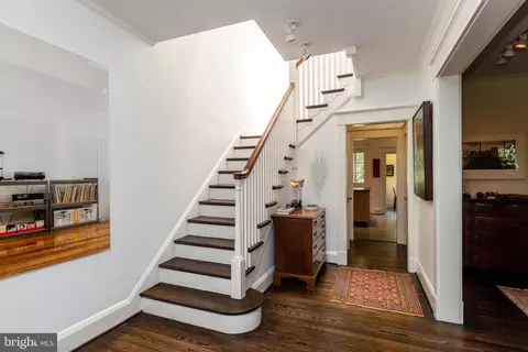 Entry Way - 4419 Wickford Rd, Baltimore, MD 21210 photo 3 of 5