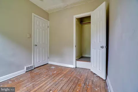 Bedroom - 462 Roundview Rd, Baltimore, MD 21225 photo 2 of 2