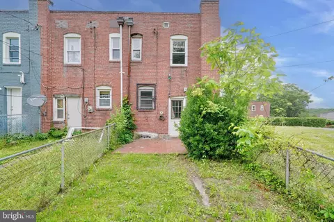 Exterior - 462 Roundview Rd, Baltimore, MD 21225 photo 1 of 1