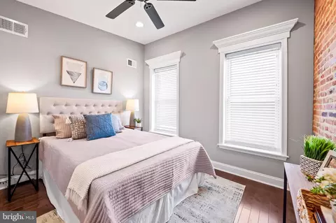 Bedroom - 522 S Streeper St, Baltimore, MD 21224 photo 4 of 8