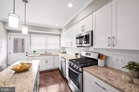 Kitchen - 522 S Streeper St, Baltimore, MD 21224 photo 2 of 3