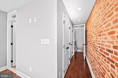 Entry Way - 522 S Streeper St, Baltimore, MD 21224 photo 6 of 7