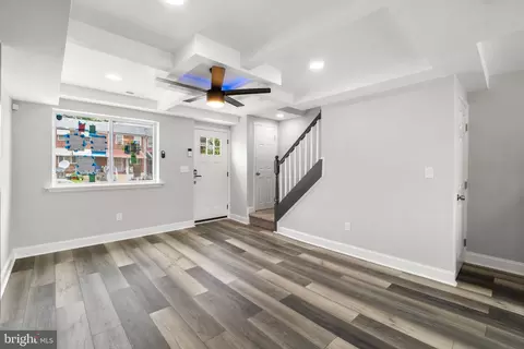 Entry Way - 4107 Glenhunt Rd, Baltimore, MD 21229 photo 4 of 14