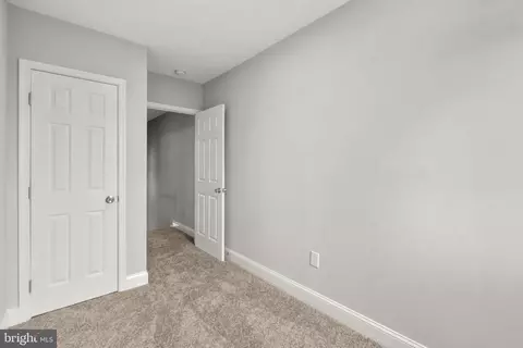 Entry Way - 4107 Glenhunt Rd, Baltimore, MD 21229 photo 12 of 14