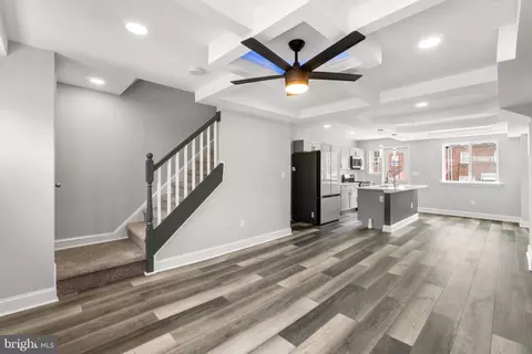 Entry Way - 4107 Glenhunt Rd, Baltimore, MD 21229 photo 3 of 14