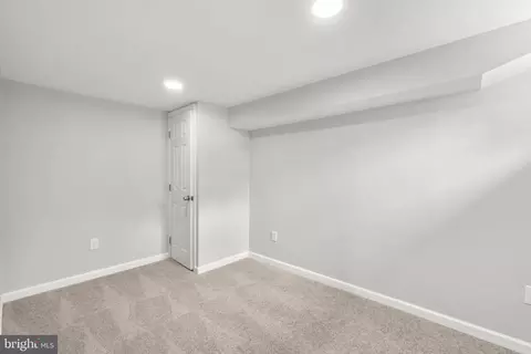 Bedroom - 4107 Glenhunt Rd, Baltimore, MD 21229 photo 5 of 5