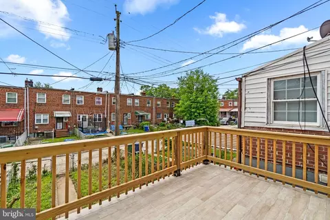 Exterior - 4107 Glenhunt Rd, Baltimore, MD 21229 photo 2 of 7