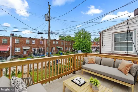 Exterior - 4107 Glenhunt Rd, Baltimore, MD 21229 photo 4 of 7
