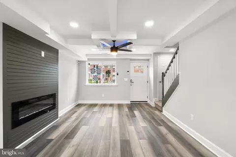 Living - 4107 Glenhunt Rd, Baltimore, MD 21229 photo 1 of 2
