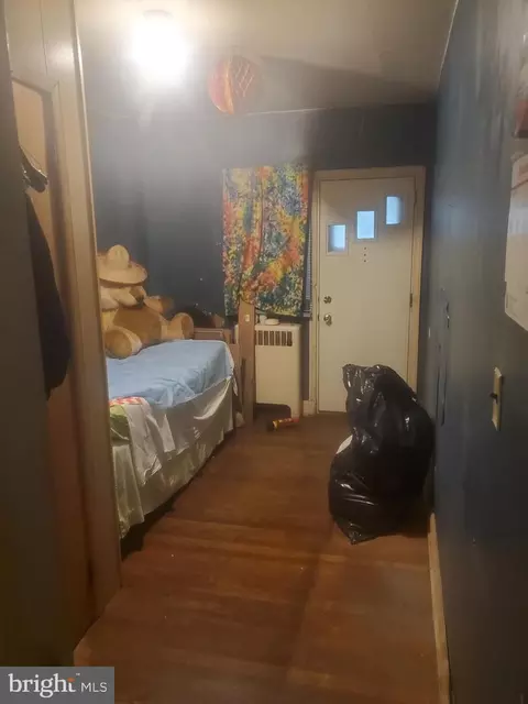 Entry Way - 1406 N Decker Ave, Baltimore, MD 21213 photo 2 of 5