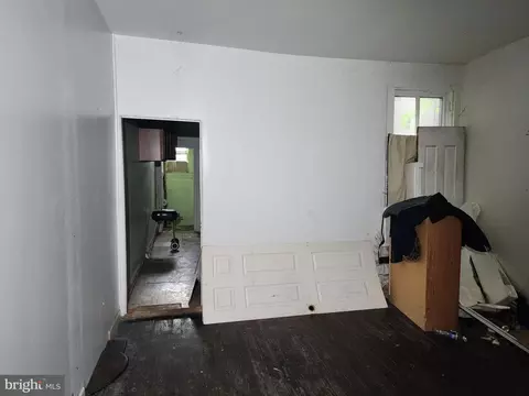 Entry Way - 1916 W North Ave, Baltimore, MD 21217 photo 2 of 6