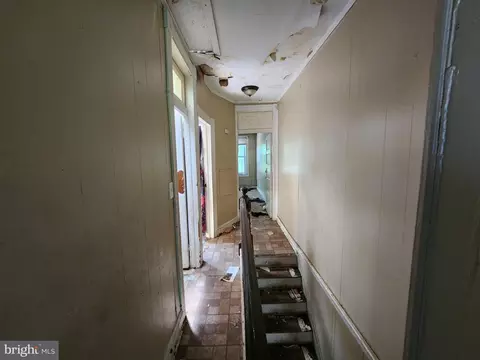 Entry Way - 2531 E Biddle St, Baltimore, MD 21213 photo 6 of 6