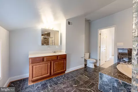 Bath - 1747 E Pratt St E, Baltimore, MD 21231 photo 1 of 3