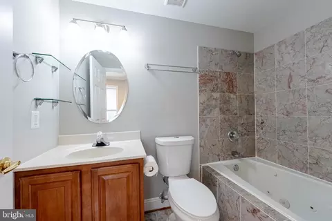 Bath - 1747 E Pratt St E, Baltimore, MD 21231 photo 3 of 3