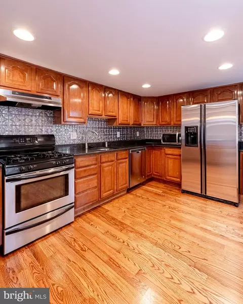 Kitchen - 1747 E Pratt St E, Baltimore, MD 21231 photo 2 of 2