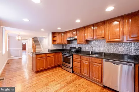 Kitchen - 1747 E Pratt St E, Baltimore, MD 21231 photo 1 of 2