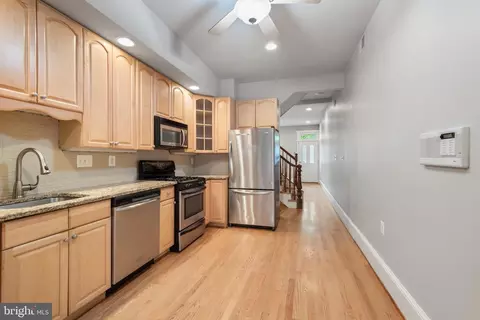 Entry Way - 2203 E Lombard St E, Baltimore, MD 21231 photo 1 of 5