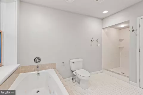 Bath - 2203 E Lombard St E, Baltimore, MD 21231 photo 1 of 6