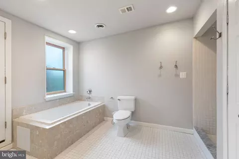 Bath - 2203 E Lombard St E, Baltimore, MD 21231 photo 3 of 6