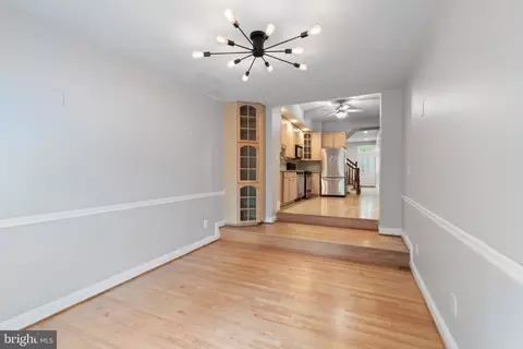 Entry Way - 2203 E Lombard St E, Baltimore, MD 21231 photo 3 of 5