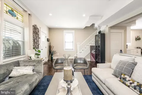 Entry Way - 4419 Raspe Ave, Baltimore, MD 21206 photo 2 of 4