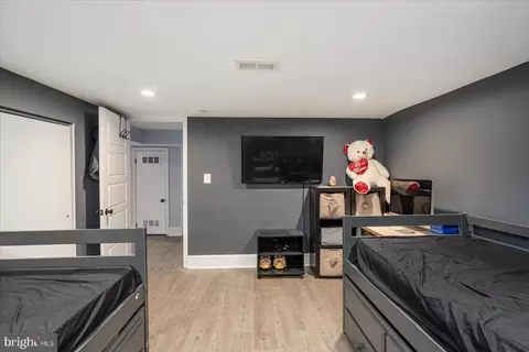 Bedroom - 4419 Raspe Ave, Baltimore, MD 21206 photo 2 of 6