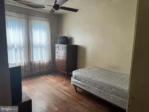Bedroom - 4206 Ivanhoe Ave, Baltimore, MD 21212 photo 3 of 5